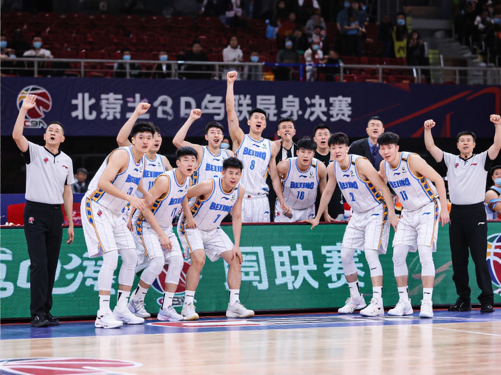 团队配合完 团队配合完