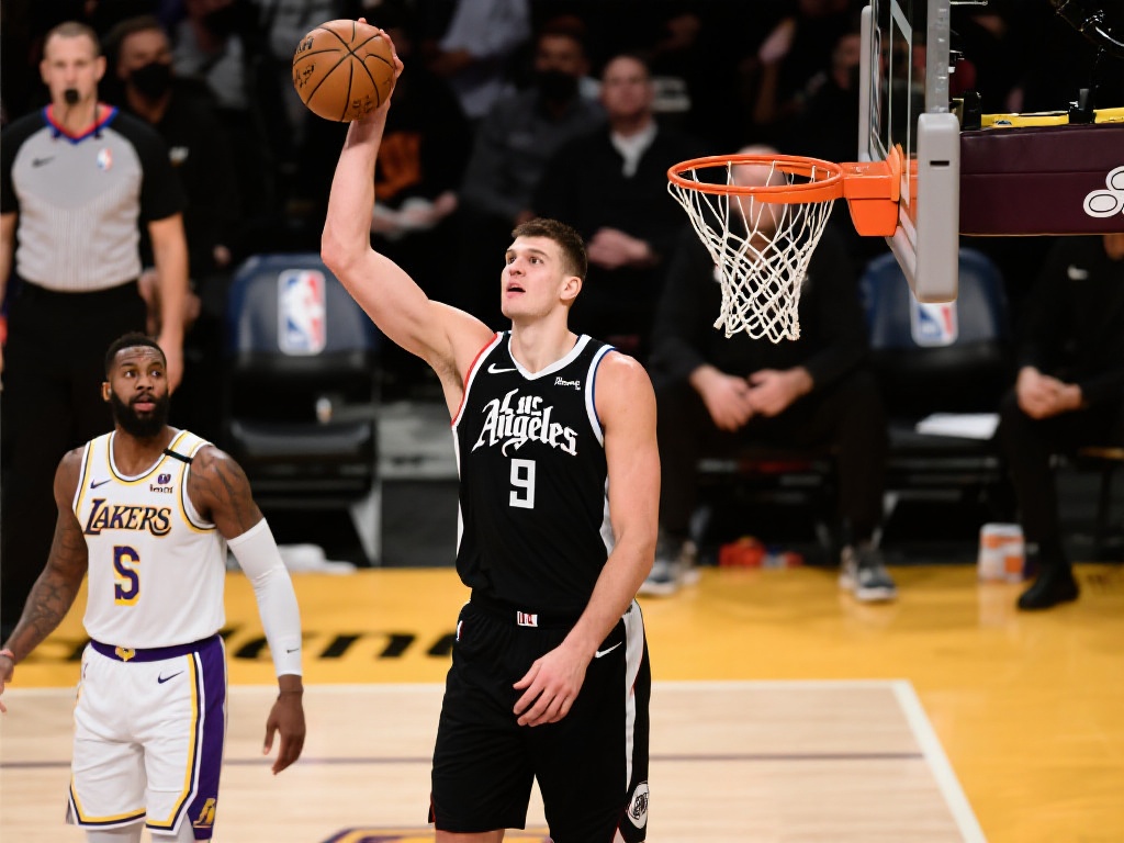 鲍威尔狂砍25分，热火主场力克勇士豪取胜利